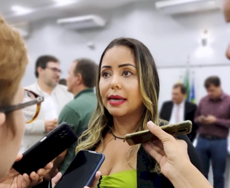 Vereadora Simone Rosa é Eleita Presidente da Câmara de Vereadores de Ceres para o ano 2023