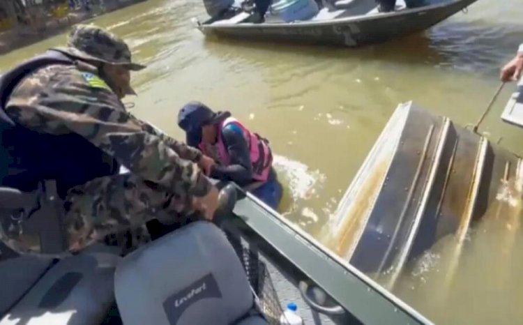 Canoa com três pessoas afunda após bater em banco de areia entre os rios Araguaia e Vermelho, em Aruanã