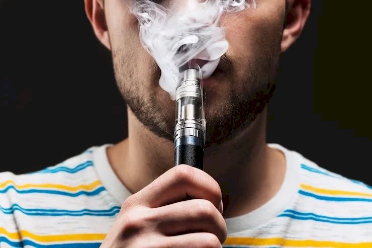 Uso de vape pode reduzir a libido e encolher os testículos, diz estudo