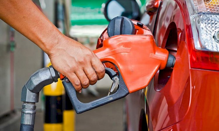 Petrobras reduz preço da gasolina em 4,09  e aumenta o do diesel em 6,58