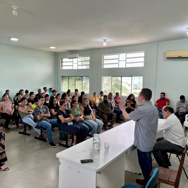 Em visita à Ceres deputado federal José Nelto anuncia emenda parlamentar de R$ 4 milhões, uma Retroescavadeira e um Trator Traçado para o município