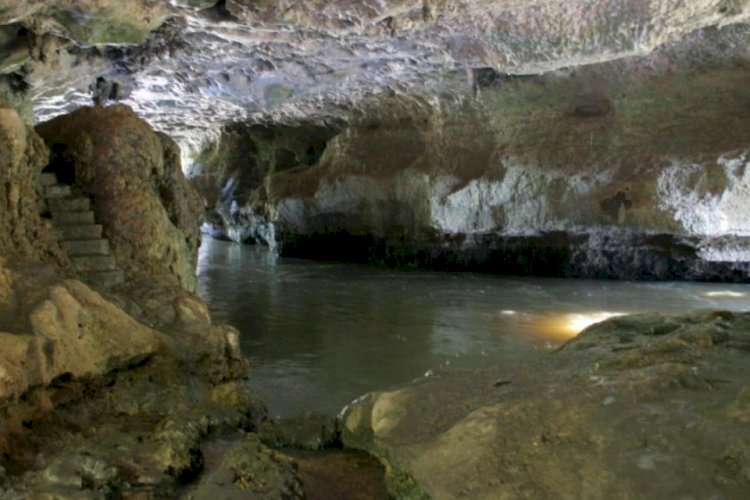 Conheça Goiás: gruta, paredões, cachoeiras e mistérios encantam visitantes de Paraúna