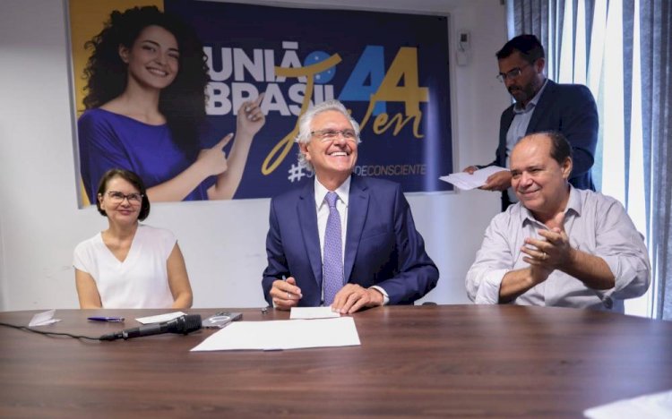 Governador Ronaldo Caiado assina filiação do prefeito Edmario de Ceres e da Primeira-Dama Lucelma Barbosa no União Brasil