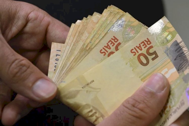 Salário mínimo de R$ 1.412 começa a ser pago nesta quinta-feira