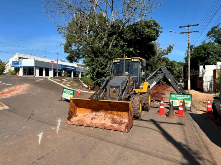 Prefeitura de Ceres realiza desobstrução e substituição de manilhas da rede pluvial da Av. Bernardo Sayão