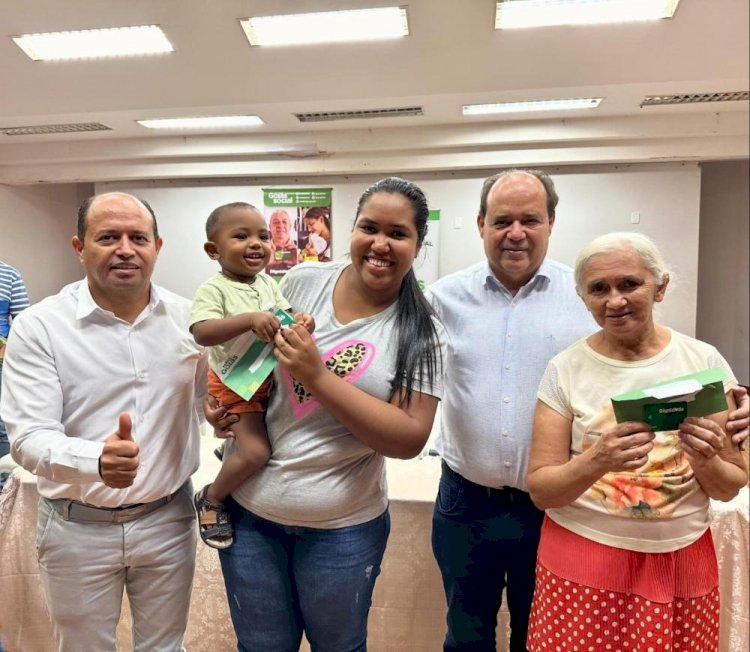 Prefeitura de Ceres realiza entrega de cartões do Programa Mães de Goiás