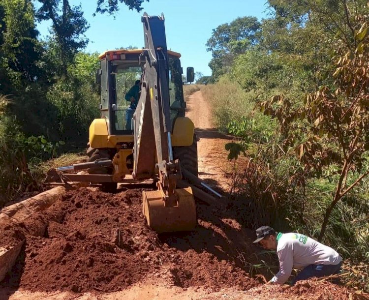 Prefeitura de Ceres realiza reforma em ponte sobre Córrego do Palmital na região rural do município