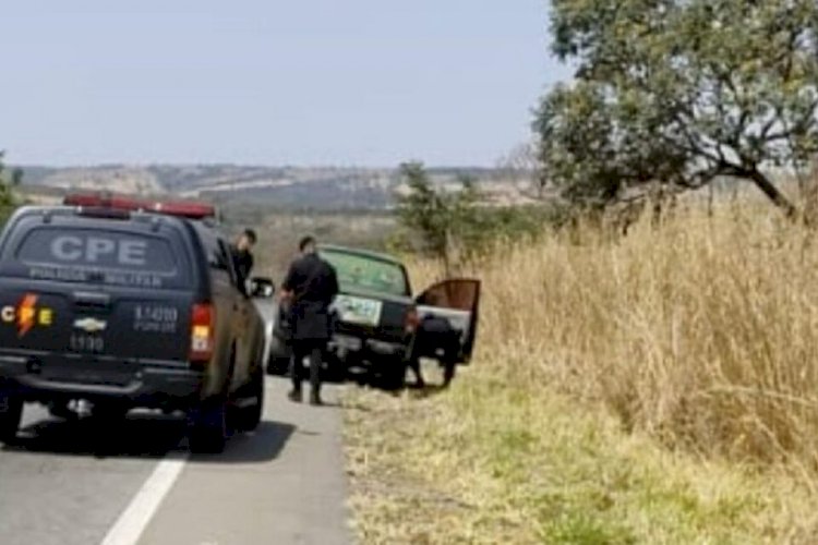 Casal é preso ao transportar homem sequestrado há dois dias dentro de camione