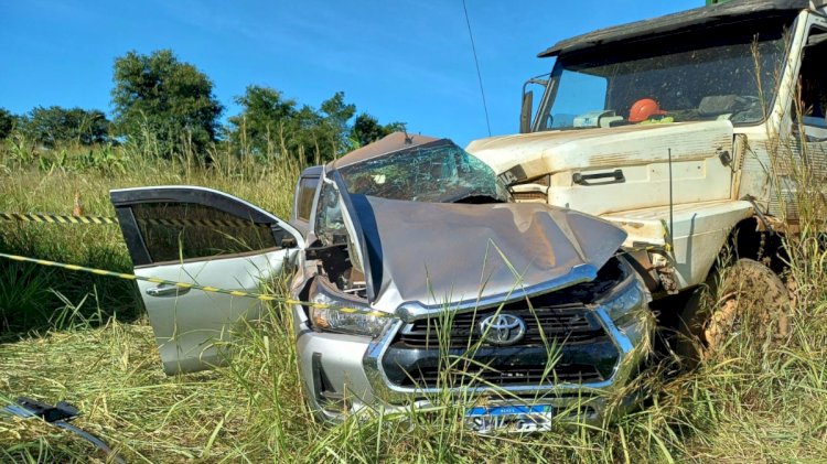 Casal de idosos morre após acidente envolvendo caminhonete e caminhão na BR-153, em Rialma
