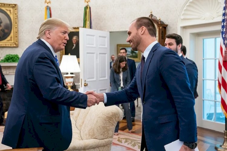 “Não será a única novidade”, promete Eduardo Bolsonaro após apoio de Trump ao pai