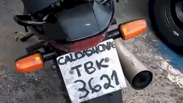 Em Goiás: ‘Comprei assim’, diz homem preso com placa de moto pintada à mão
