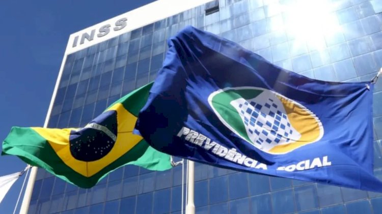 Lula sanciona lei que proíbe desconto automático no INSS