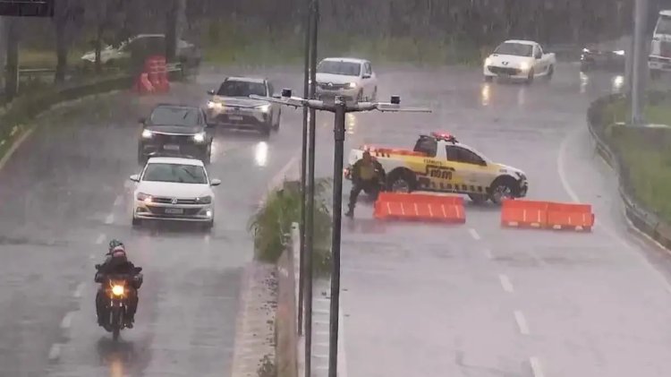 Chuva forte interdita vias arteriais de Goiânia nesta terça (20/1)