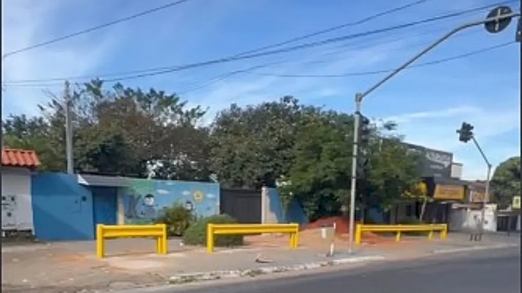 CMEI ganha barreiras de proteção após Porsche destruir muro no Jardim América em Goiânia