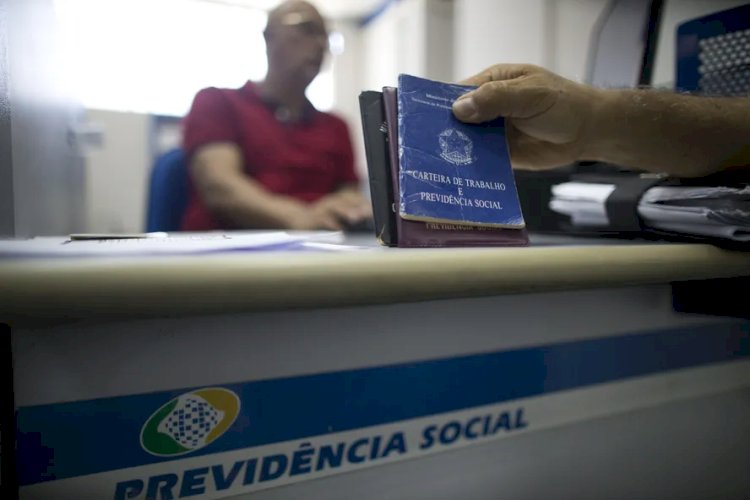 Governo inclui pedidos de benefícios do INSS com mais de 30 dias de espera em mutirão para acelerar análise